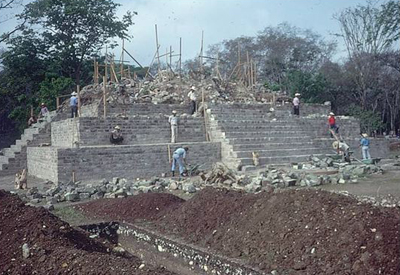 Temples and Pyramid construction Lecture programs on Mayan architecture, pyramids, temples, palaces, Guatemala, Mexico, Belize, Honduras Maya Archaeology