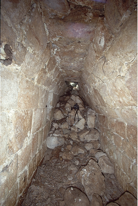 corbelled-vaults-under-stairways