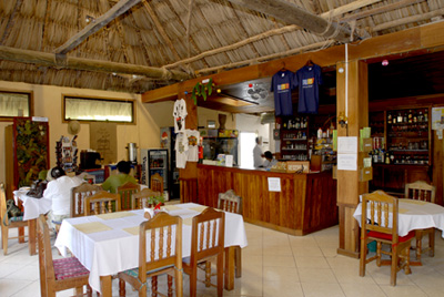 Jaguar Inn, Tikal, Restaurant