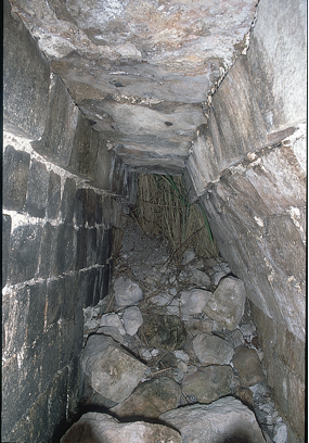 corbelled-vaults-under-stairways